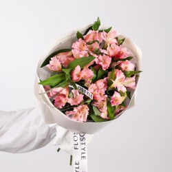 stojkij buket alstomeriya 5